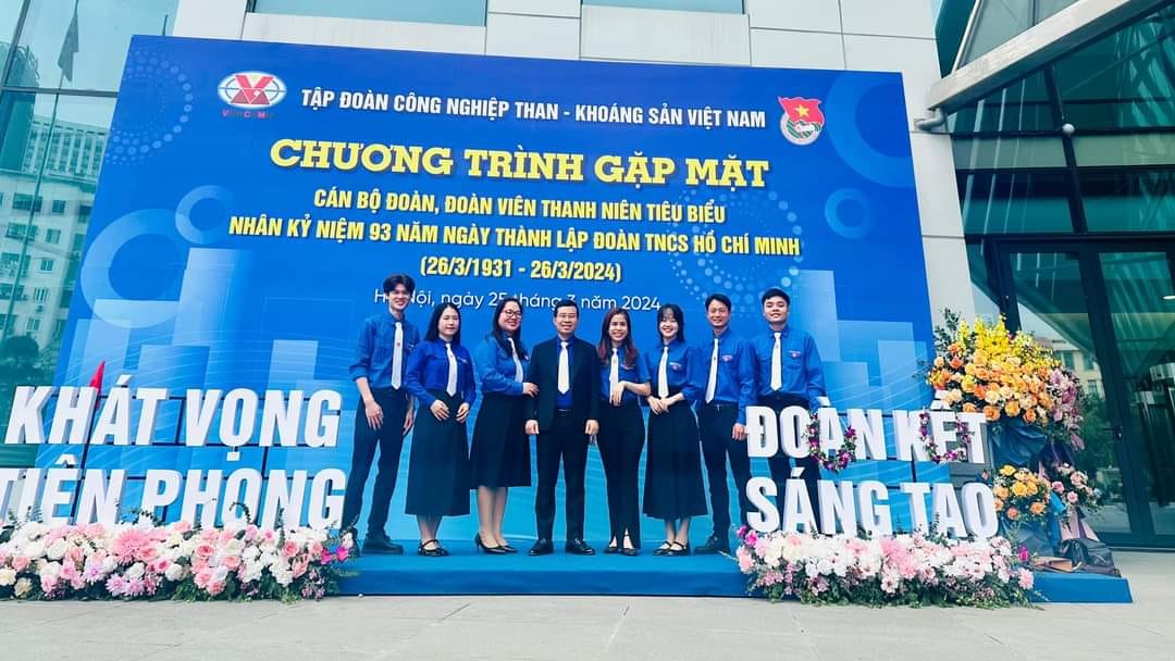 Đoàn Thanh niên Trường Đại học Công nghiệp Quảng Niuh tham dự  chương trình gặp mặt cán bộ, đoàn viên thanh niên tiêu biểu nhân kỷ niệm  93 năm ngày thành lập Đoàn TNCS Hồ Chí Minh