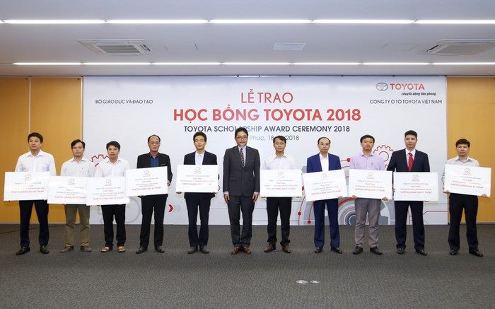 Sinh viên Top 10 game tài xỉu uy tín
 nhận học bổng kỹ thuật Toyota năm 2018