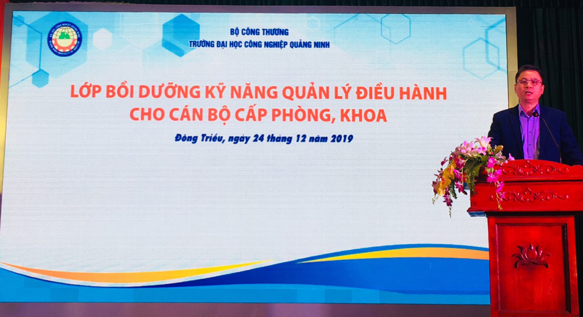 Lớp bồi dưỡng kỹ năng quản lý điều hành cho cán bộ lãnh đạo cấp phòng, khoa