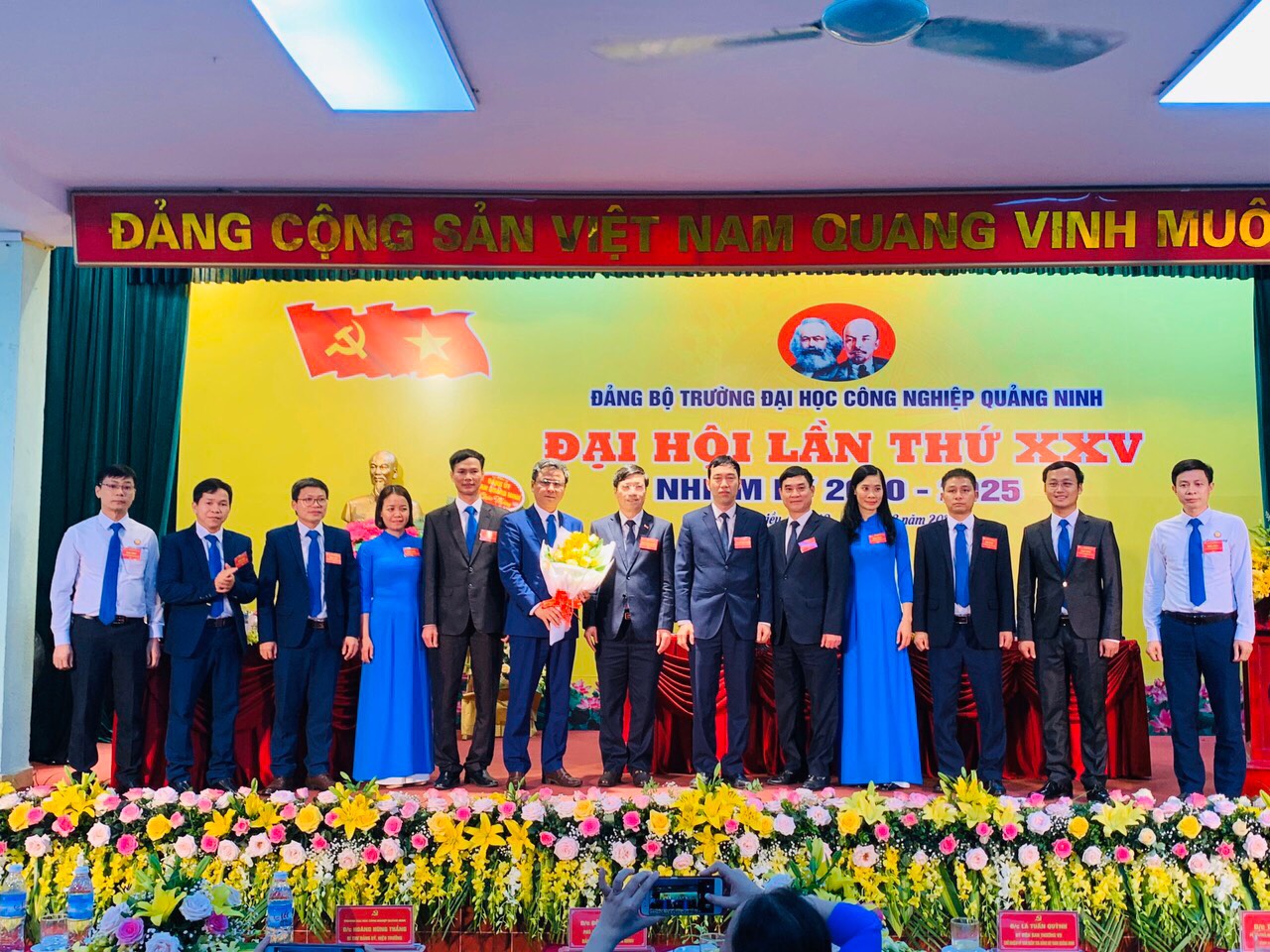 Đại hội lần th?XXV, nhiệm k?2020 - 2025  Đảng b?trường Đại học Công nghiệp Quảng Ninh thành công tốt đẹp