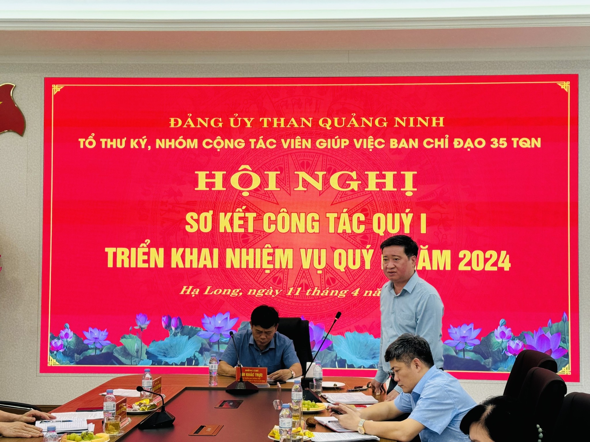 Cán bộ Đảng trường ĐHCNQN tham dự Hội nghị sơ kết công tác quý I, triển khai nhiệm vụ quý II/2024 của Tổ Thư ký, Nhóm CTV giúp việc  Ban Chỉ đạo 35 TQN