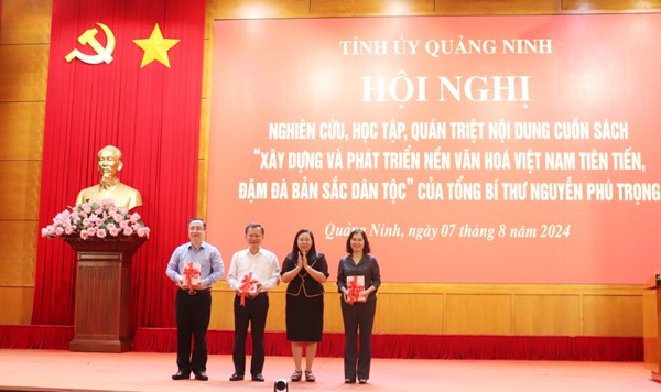 Nghiên cứu, học tập, quán triệt nội dung cuốn sách  của Tổng Bí thư Nguyễn Phú Trọng